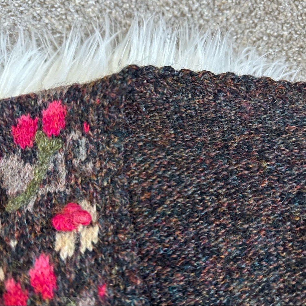 Women’s Knit Cardigan Brown Flower Details Size Small - Picture 11 of 13